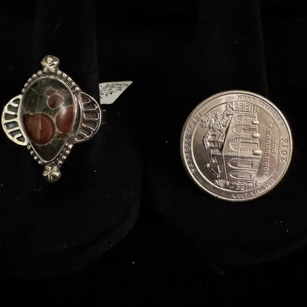 Elegant sterling Silver and eye‎ agate Stone Ring